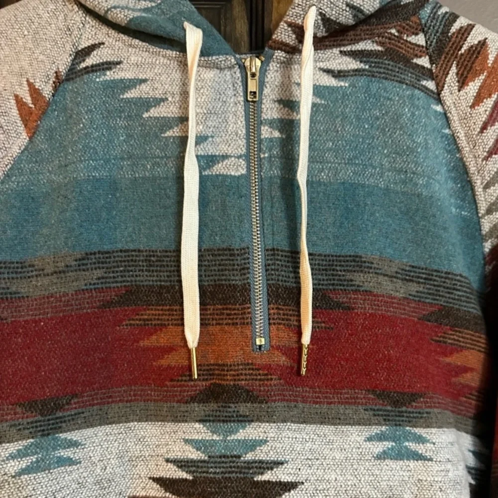 Main Strip Baja Southwestern Pullover - Picture 3 of 6
